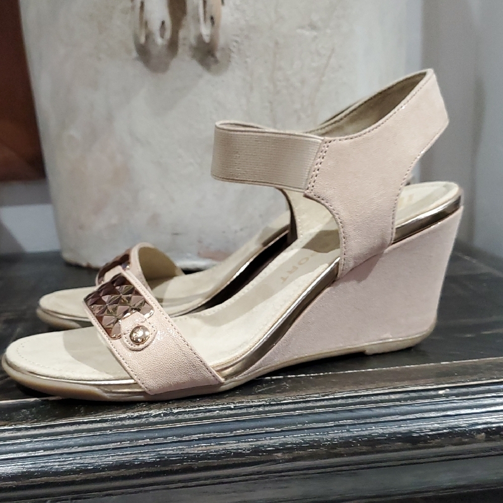Anne Klein Beige Wedge Sandals AK Sport Athleisure Comfort Playcay Resort Casual